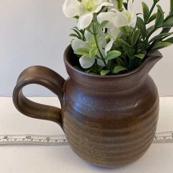 STUDIO pottery pitcher jug brown signed ribbed glazed small vase - Picture 11 of 12